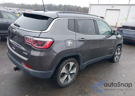 2018 Jeep Compass Latitude Fwd z USA, uszkodzony, nr VIN 3C4NJCBB1JT105718
